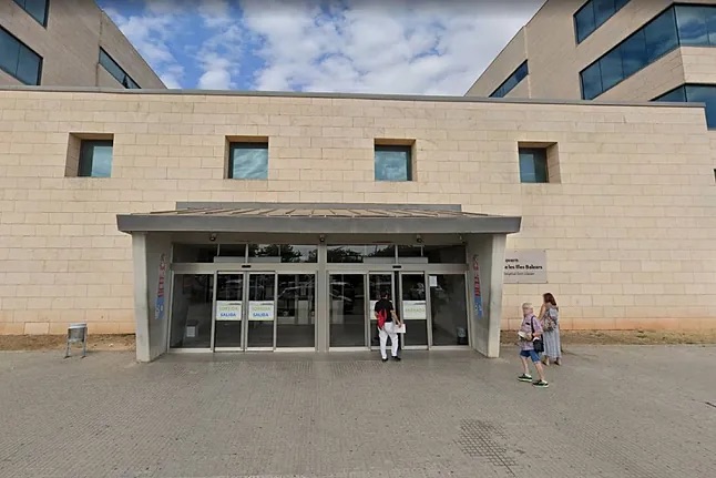 Apuñalado un turista alemán de 25 años en s'Arenal (Mallorca) por una pareja para robarle 100 euros