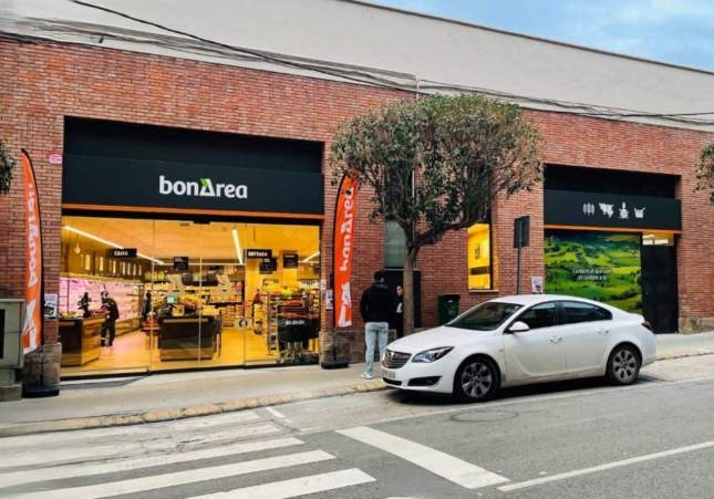 Atraco a punta de pistola en el BonÀrea de Cardona: detienen a tres por ser rastreados gracias al GPS de un móvil robado