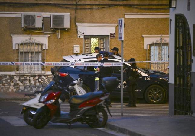 Hallan a una mujer asesinada a puñaladas en Almería; el presunto autor intenta suicidarse arrojándose por un barranco