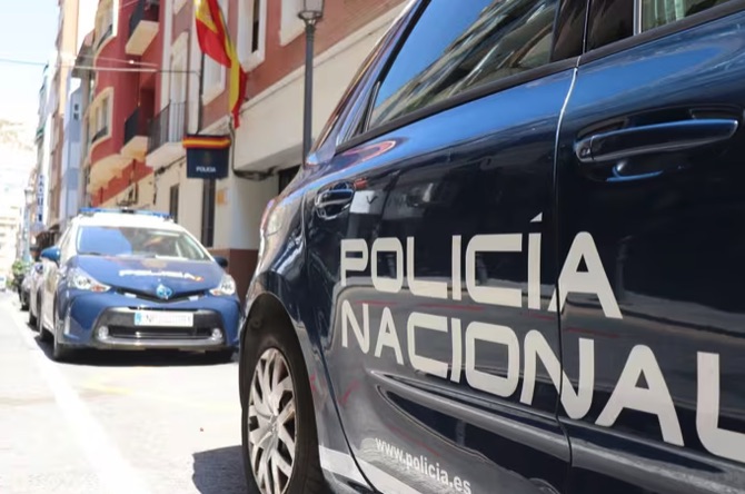 Desarticulada una red criminal que extorsionaba con amenazas de muerte a usuarios de páginas de citas sexuales
