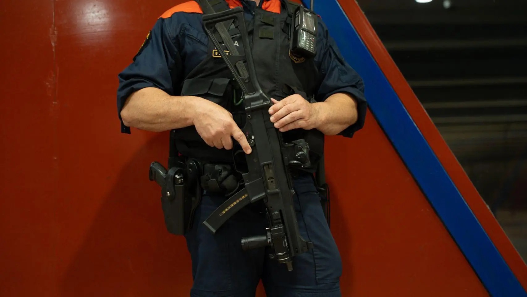 Nuevo tiroteo en plena calle en el barrio de Navas de Barcelona: un hombre herido de bala en las costillas