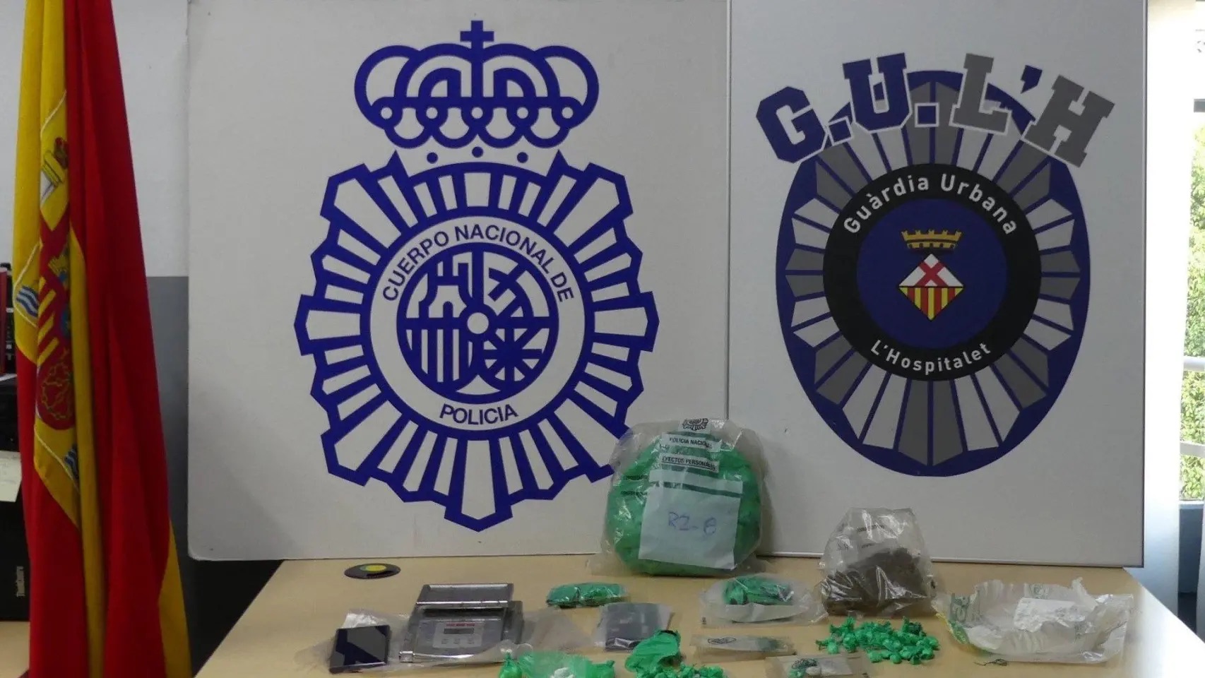 Desarticulada una red de tráfico de drogas en el barrio de Bellvitge de L'Hospitalet con dos detenidos