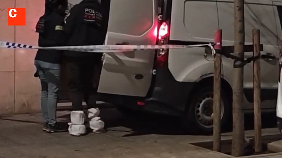 Investigan el homicidio de una mujer apuñalada en un local okupado de L'Hospitalet de Llobregat