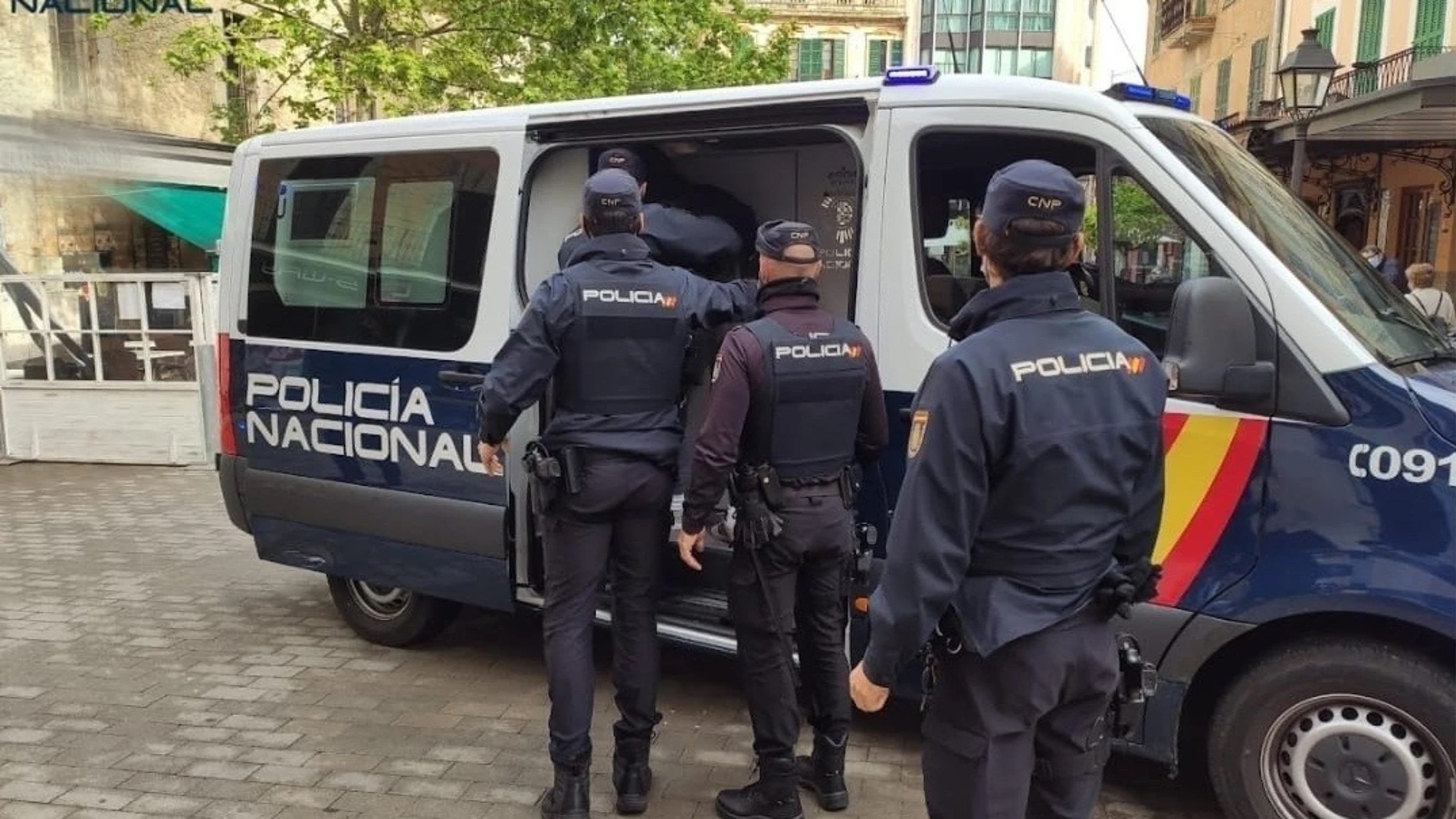 Siete detenidos por atraco de película a joyería de Ciudad Lineal: dos ingresaron disfrazados de sacerdote y monja