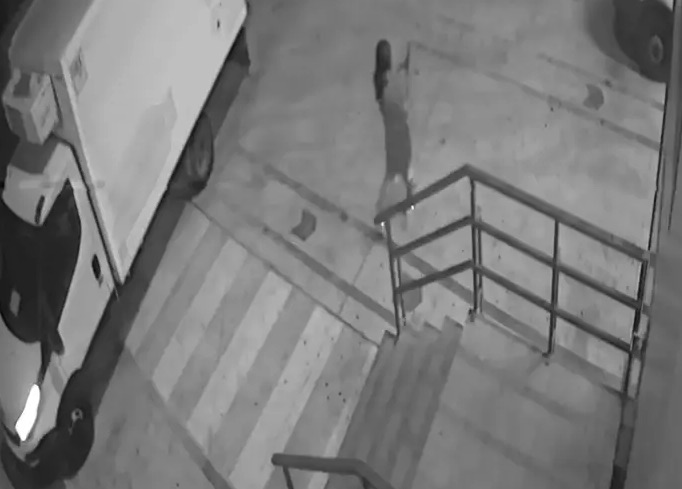 Detenido un ladrón reincidente por robar a punta de pistola y disfrazado con una peluca en una empresa de Sangonera