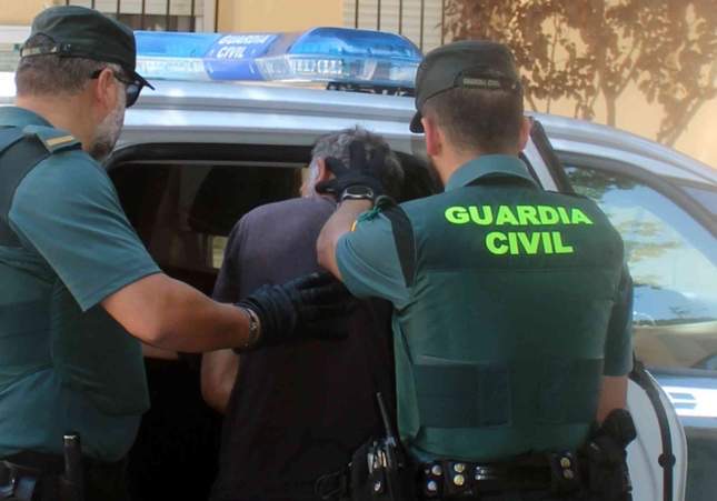 Desarticulado un grupo criminal que robaba joyas y relojes con el método del 'abrazo amoroso' en Barcelona y Girona