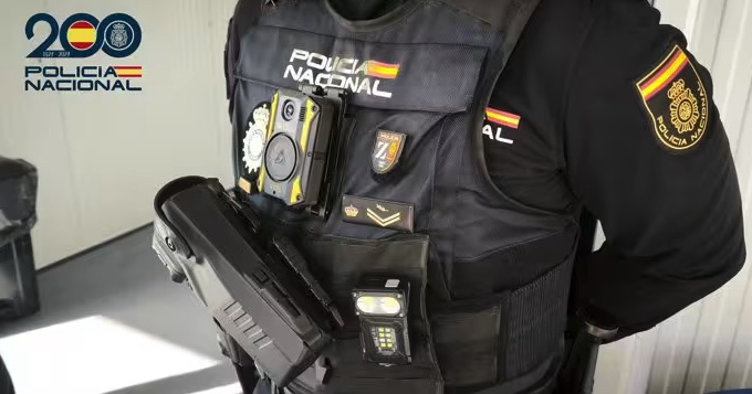 La Policía Nacional detiene a dos jóvenes por robar y agredir en Son Gotleu, Palma