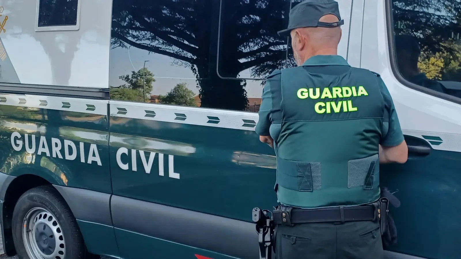 Detenido un hombre por agredir a su pareja embarazada en Guaro