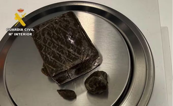 Detenido un joven de 18 años por llevar hachís tras delatarle el fuerte olor en un autobús en Crestatx