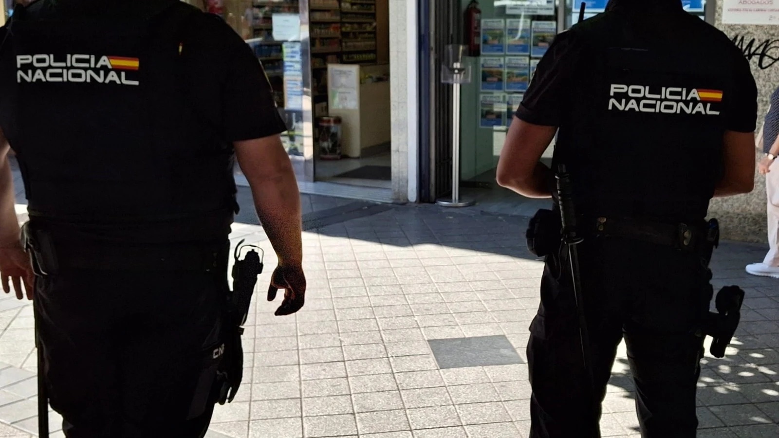 Detenido en Béjar tras apuñalar a su expareja y a su hijo e intentar arrojarse desde un tejado