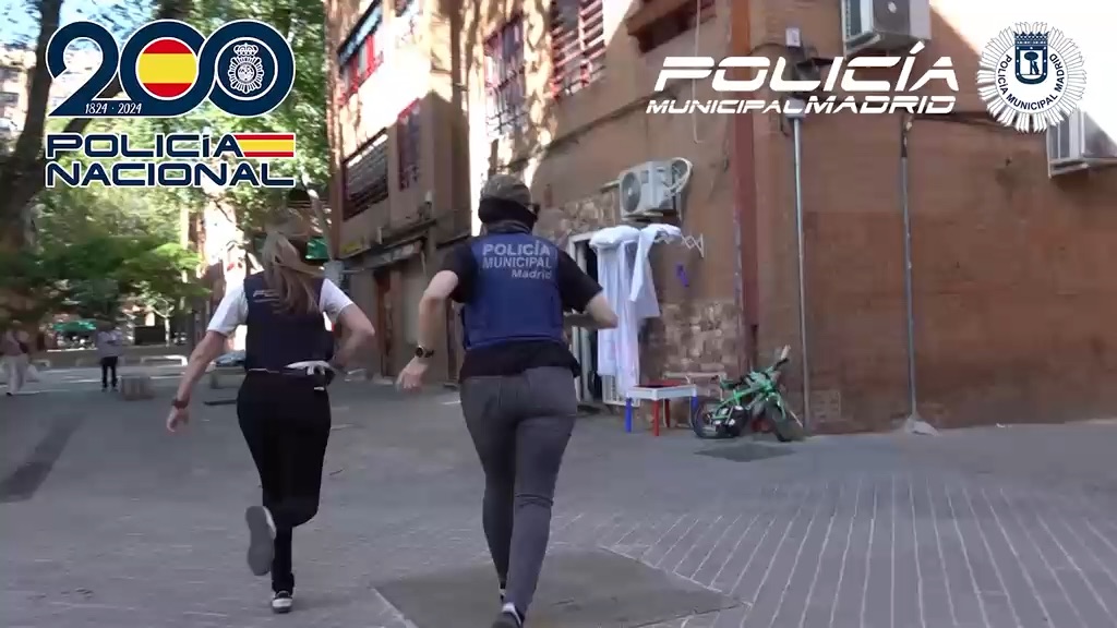 Desmantelado un peligroso 'narcopiso' en el Pozo del Tío Raimundo de Vallecas, próximo a parques y colegios