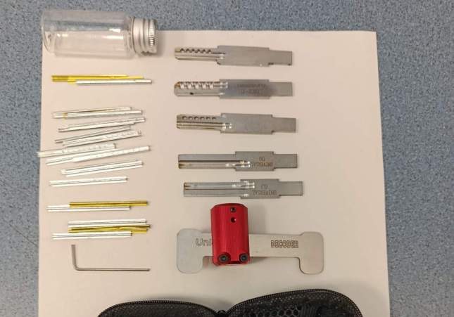 Detenidos tres ladrones de casas en Manresa tras una persecución policial con material para asaltar