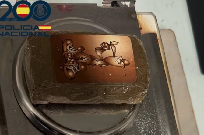 Detenido un hombre en la estación de tren de Manacor con más de 100 gramos de hachís tras intentar huir de la Policía