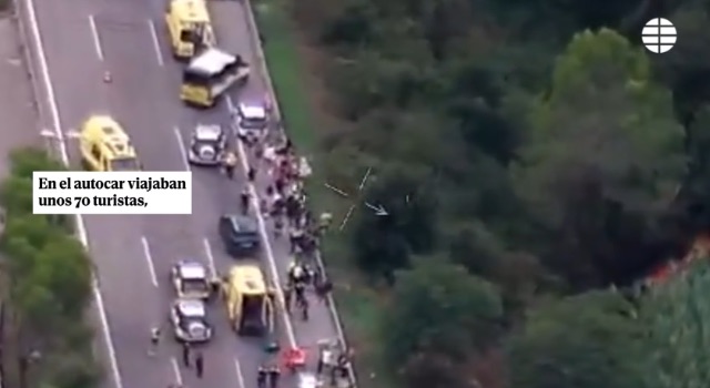 Vuelca un autocar con 70 turistas en la C-32 en Santa Susanna, dejando 53 heridos, tres de ellos graves