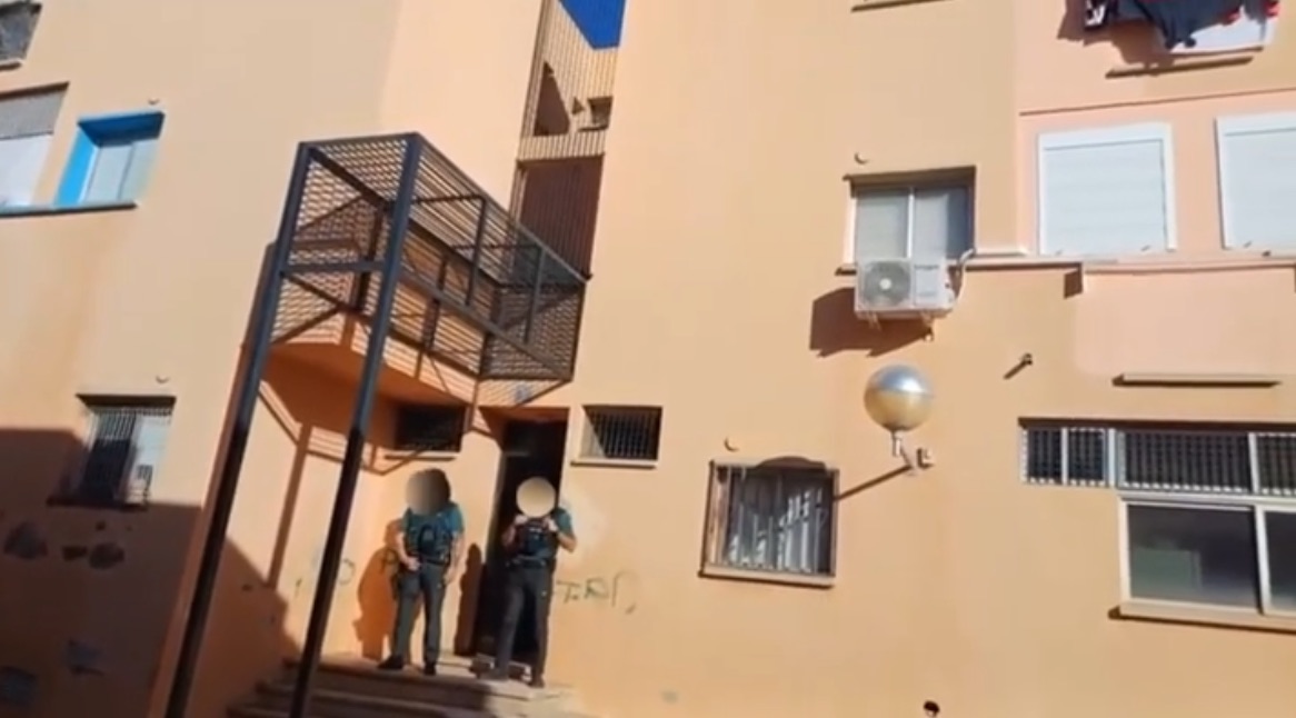 Un hombre mata a su hijo de 10 años y deja herida grave a la madre en una vivienda de Arona (Tenerife)