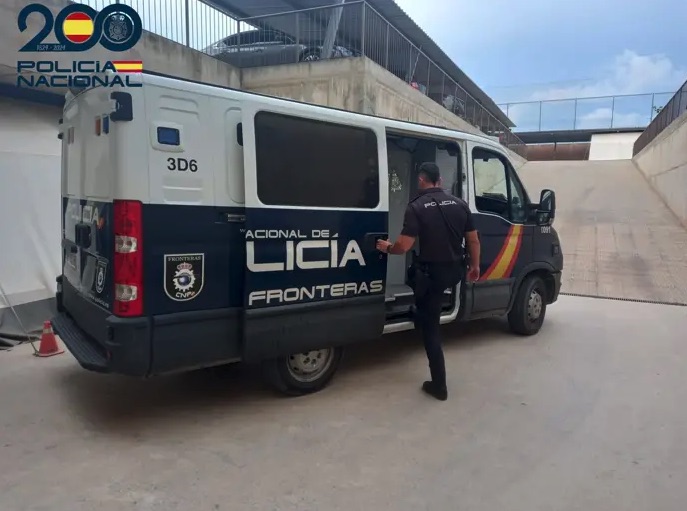Dos policías fuera de servicio detienen a un joven por robar un reloj de 35.000 euros en Ibiza