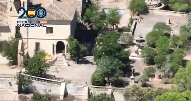 Cae una célula del 'Balkan Cartel' que usaba un palacete fortificado en Valencia para producir marihuana