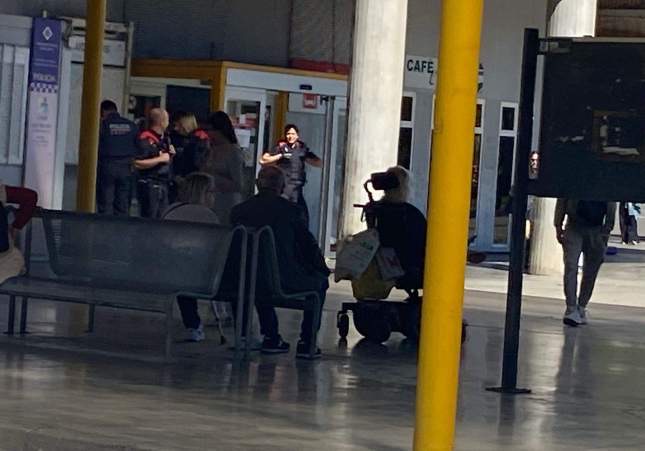 Detenido en Reus con dos pistolas simuladas tras amenazar a varias personas en la estación de autobuses