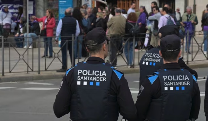 Detenido tras quebrantar su alejamiento, ir a la fiesta de su ex y agredir a dos hombres con un destornillador