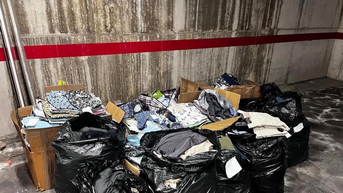 Detenidos dos hombres en Sant Adrià con 1.200 prendas robadas la noche de Reyes en el Eixample