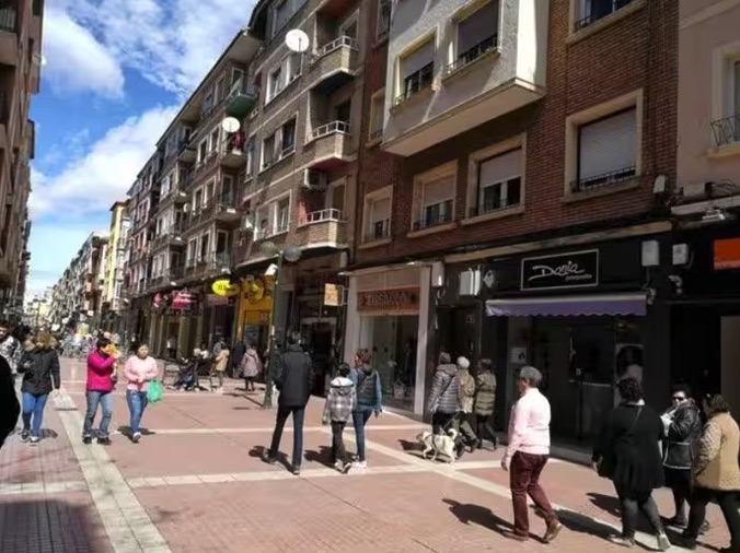 Detenido en Zaragoza por hurtar tarjetas al descuido a ancianos/mujeres y estafar con pequeños cargos en Delicias