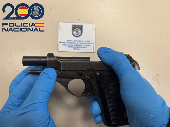 La Policía Nacional frustra un violento atraco con rehenes en una joyería y detiene a tres miembros