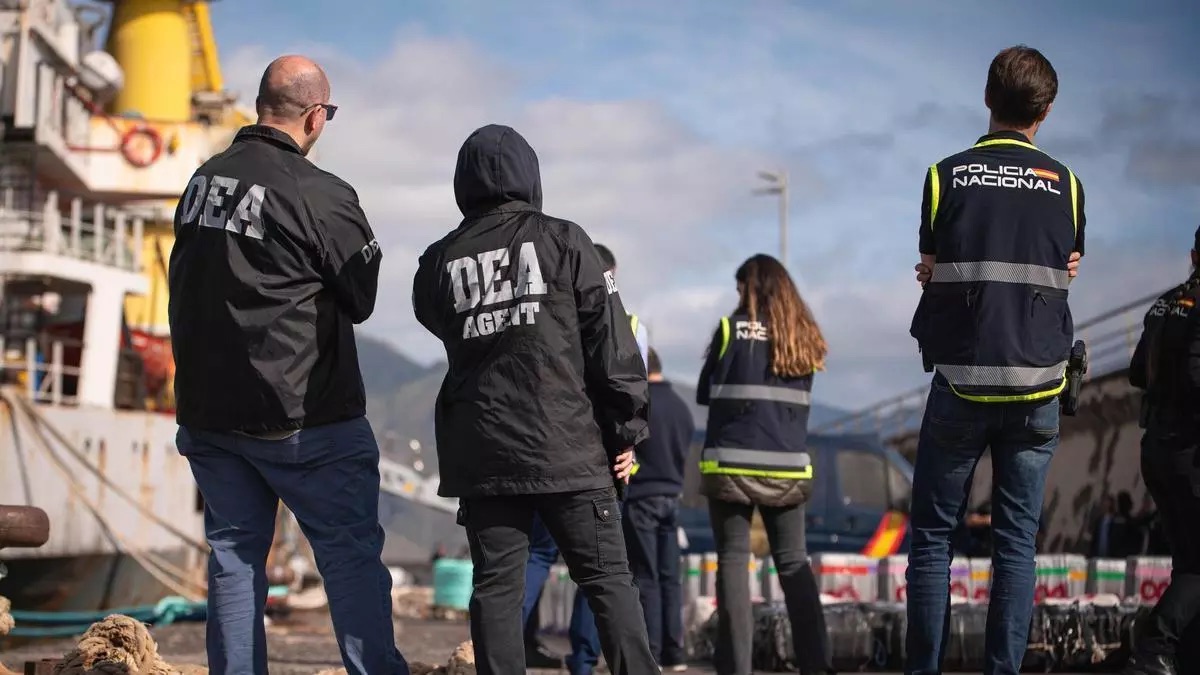 Golpe histórico al narcotráfico: La DEA y la Policía Nacional incautan 10 toneladas de cocaína frente a Canarias