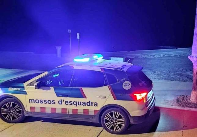 Cuatro encapuchados asaltan de madrugada la casa de una anciana en Calella de Palafrugell: la atan y le roban el coche