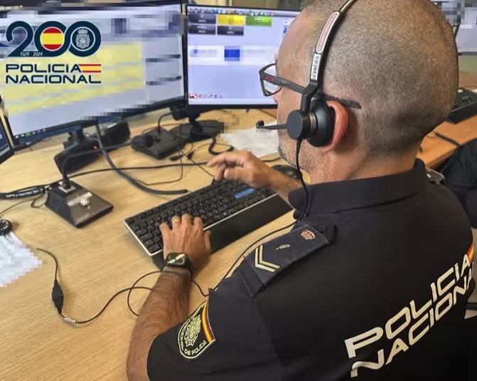 La Policía Nacional detiene a cuatro jóvenes cuando intentaban huir tras asaltar un colegio en Santander