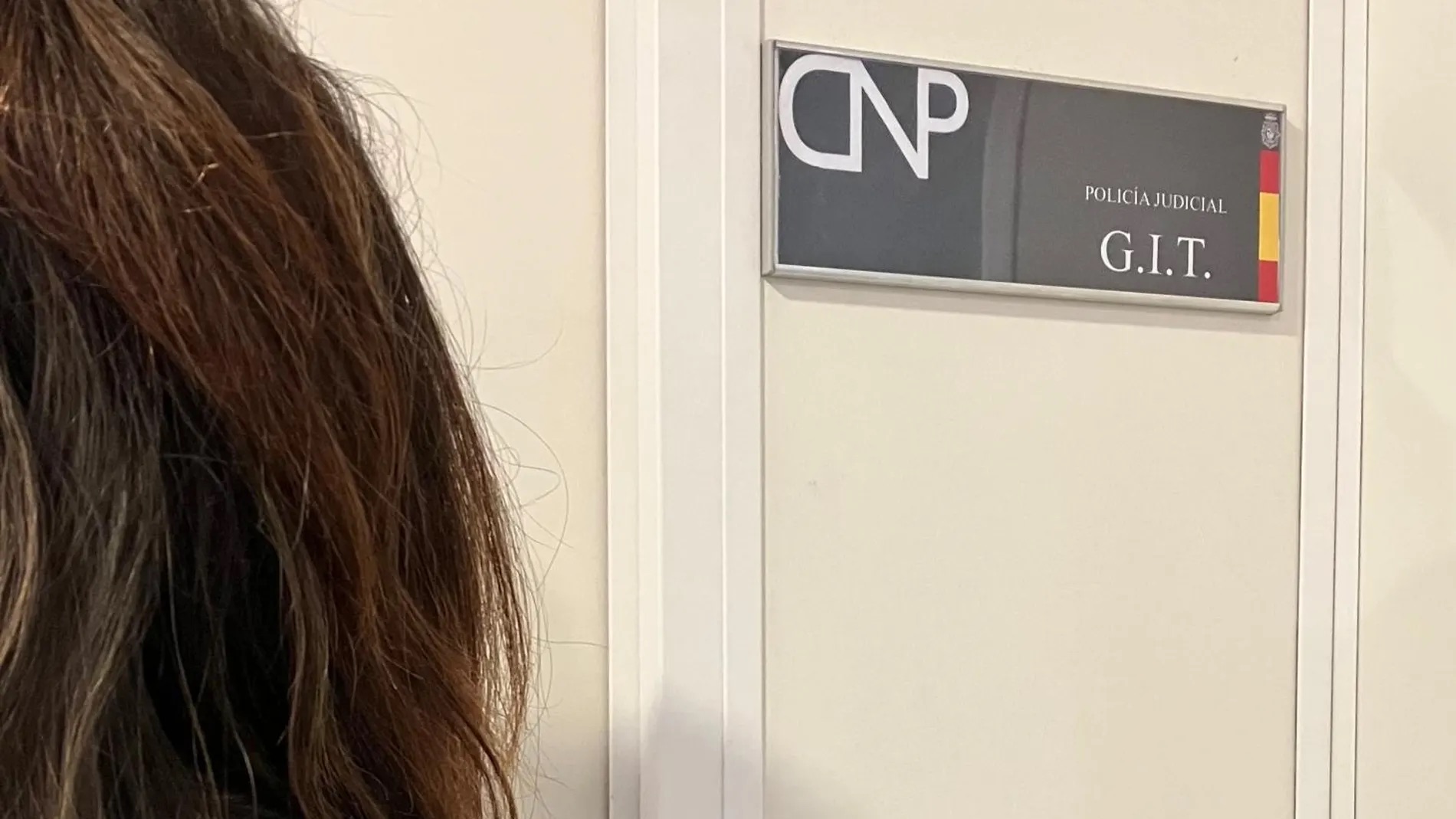 Detenidos 5 miembros e investigados otros 5 de una organización criminal por fraude bancario mediante smishing y vishing