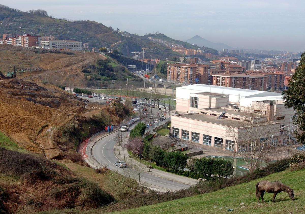 Detenido un hombre de 25 años por una agresión sexual a una mujer en un descampado cercano al polideportivo de Rekalde