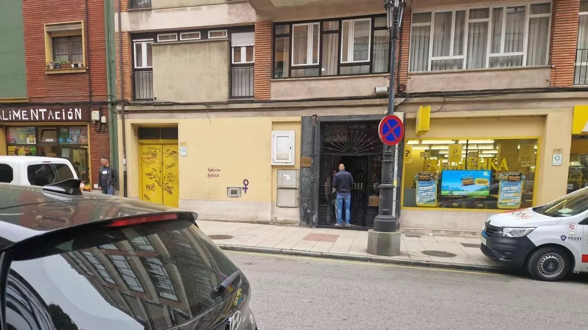 Apuñalan en su despacho a un abogado que debía comparecer en un juicio contra narcotraficantes en Oviedo