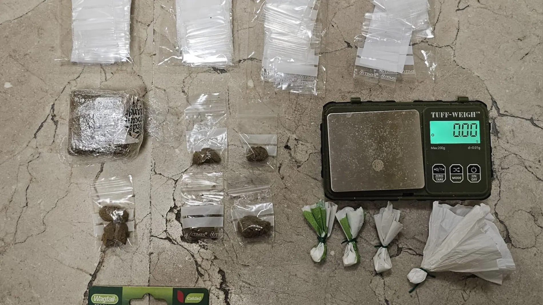 Descubierta una tienda de alimentación en Numancia de la Sagra que vendía hachís y cocaína en un almacén oculto