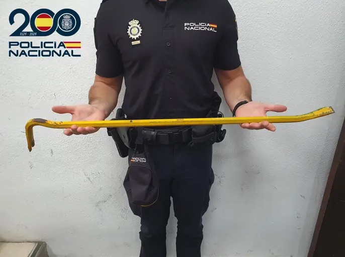 Detenidos dos hombres por forzar la ventana de una vivienda para ocuparla en Son Gotleu