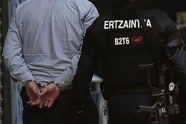 Sigue en comisaría el joven detenido en San Sebastián por intentar estrangular a su pareja