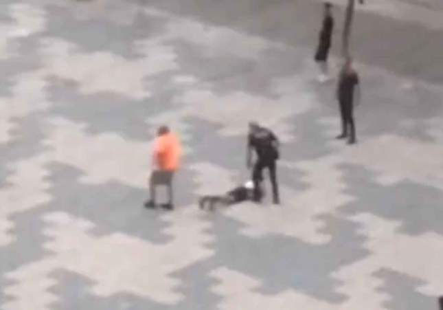 Pelea a golpes y con arma blanca en el centro de Igualada: un detenido por amenazas