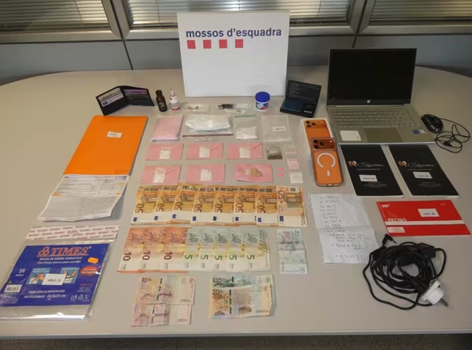 Cae el último miembro de una banda que enviaba drogas desde L'Hospitalet al extranjero ocultas en paquetes de mensajería