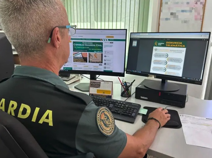 Investigan a una mujer por hacer tratamientos dentales a perros en una peluquería canina en Tenerife