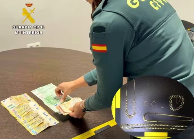 Detenido en Castro Urdiales falso instalador de telecomunicaciones por robar 8.400 euros y joyas a mujer de 82 años