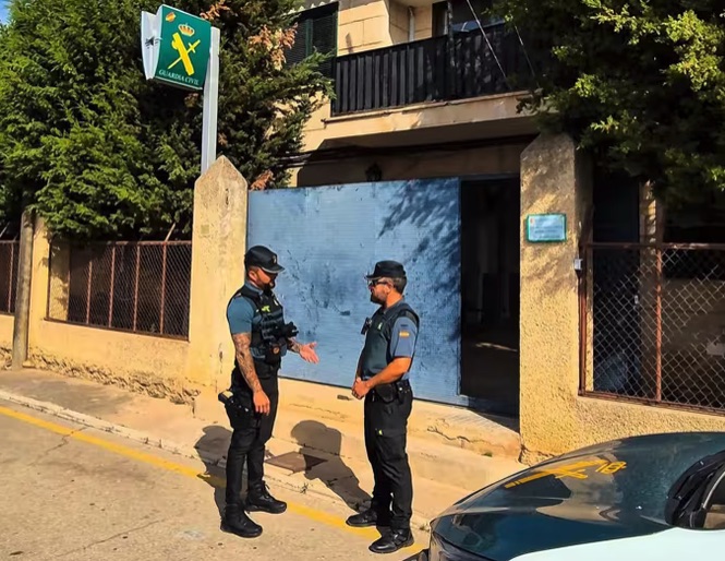 Detenido un joven por robar 180 euros de la caja registradora de un bar en Binissalem al descuido