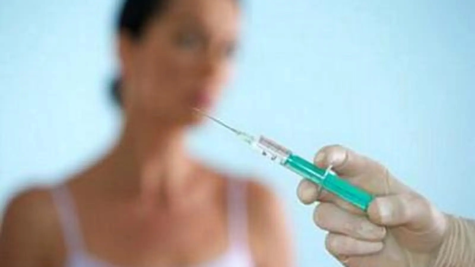 Detenida una mujer por realizar tratamientos estéticos sin titulación en Fuengirola