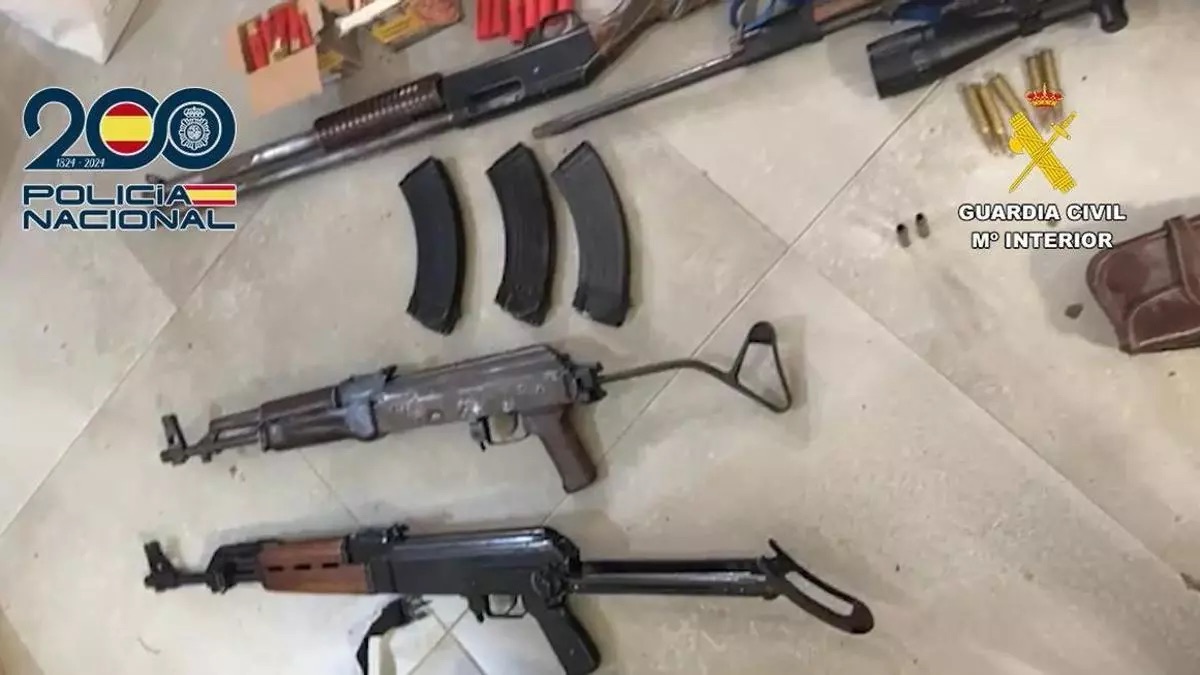 Cae una red de narcotráfico en Andalucía: 17 detenidos, 3,6 toneladas de droga y armas de guerra incautadas