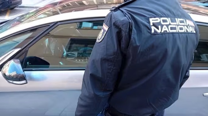 Dos detenidos en Barcelona y Granada por estafar 10.000 euros a un constructor de Valladolid suplantando a su arquitecto