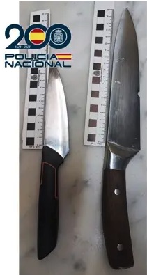 Detenidos dos hombres en un pub de Ponferrada con cuchillos de gran tamaño tras amenazar a clientes y porteros