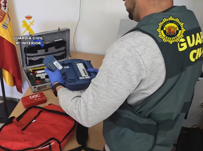 Detenido un vecino de Monforte del Cid por robar el desfibrilador del Ride Park de Novelda