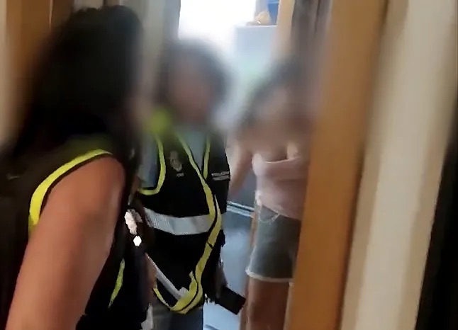 Cae una red liderada por una funcionaria de Hacienda que revendía móviles robados por internet