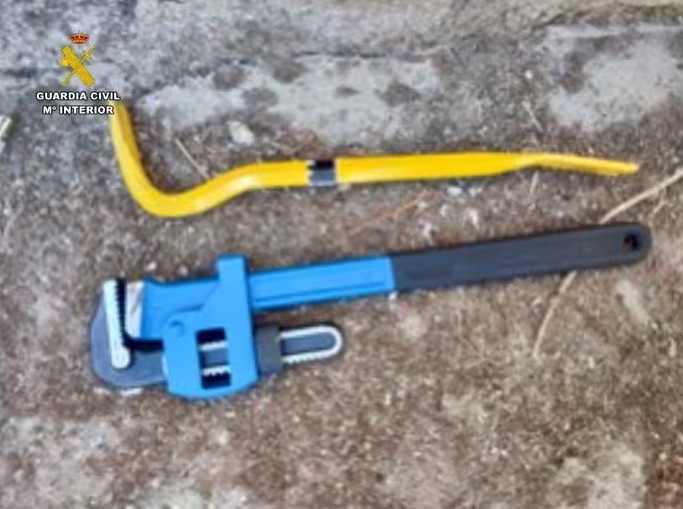 Tres detenidos con numerosos antecedentes por cuatro robos en comercios de Coria, Moraleja y Villamiel