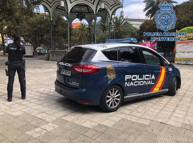 Detenido un ladrón por robar dos días seguidos en la misma tienda de ropa en Triana