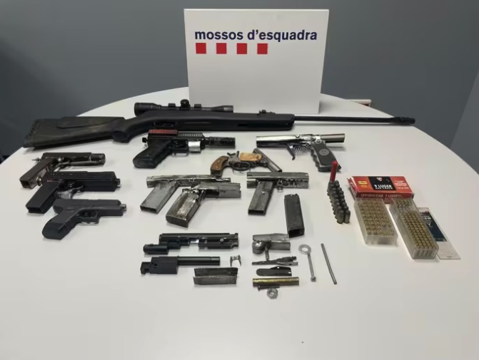 Un disparo accidental destapa una fábrica clandestina de armas en Les Borges Blanques con dos detenidos