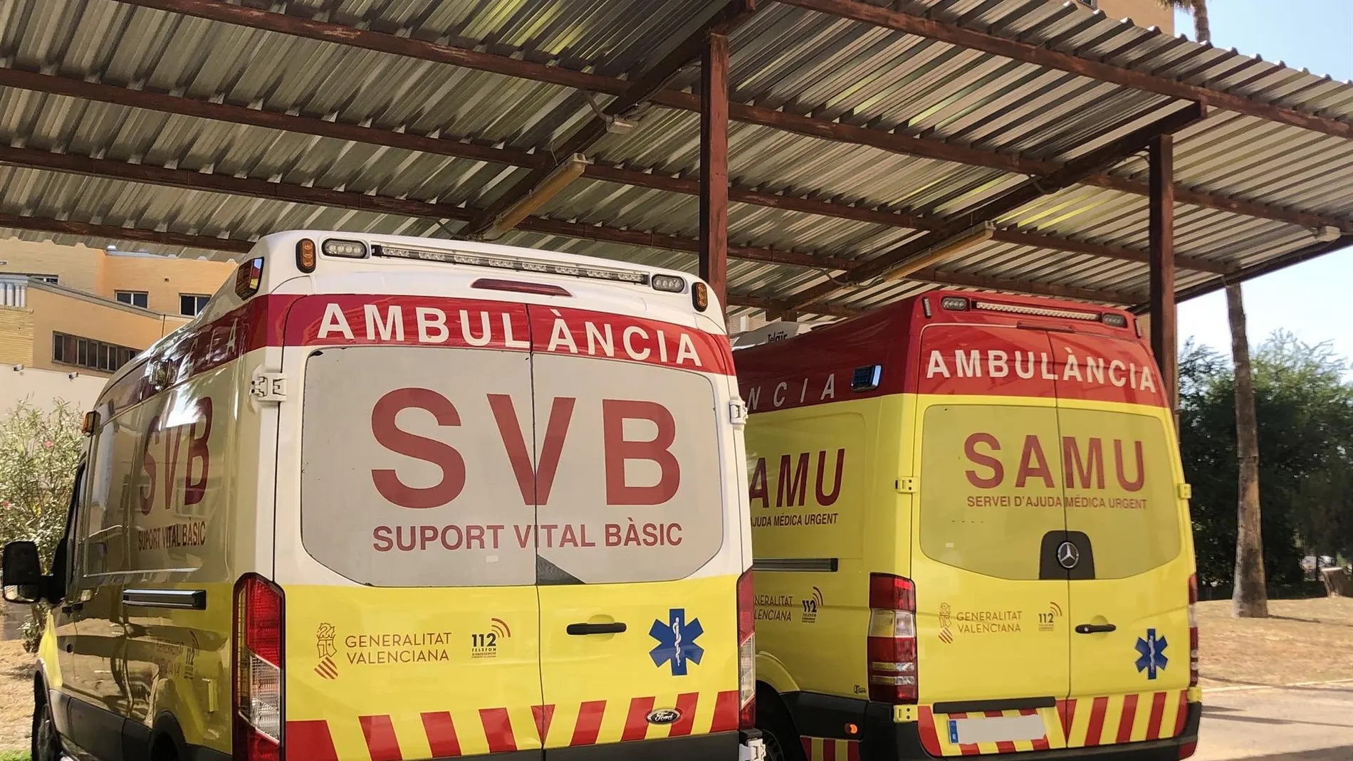 Siete personas hospitalizadas por inhalación de humo en un incendio en una vivienda de Paterna